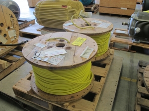 LOT (2130 FT) OF CABLE, ELECTRICAL TYPE, 12 AWG SIZE, 600V RATING, COPPER MATERIAL, 3 CONDUCTOR, CONTROL KIND. NON-SHIELDED, XLPE INSULATED, YELLOW HYPALON (CSPE) JACKET, FIREWALL III CABLE CODE B38R, K-1 COLOR CODE. 2 SPOOLS 1100', 1030' (W-44) LOADING & HANDLING FEE $15-